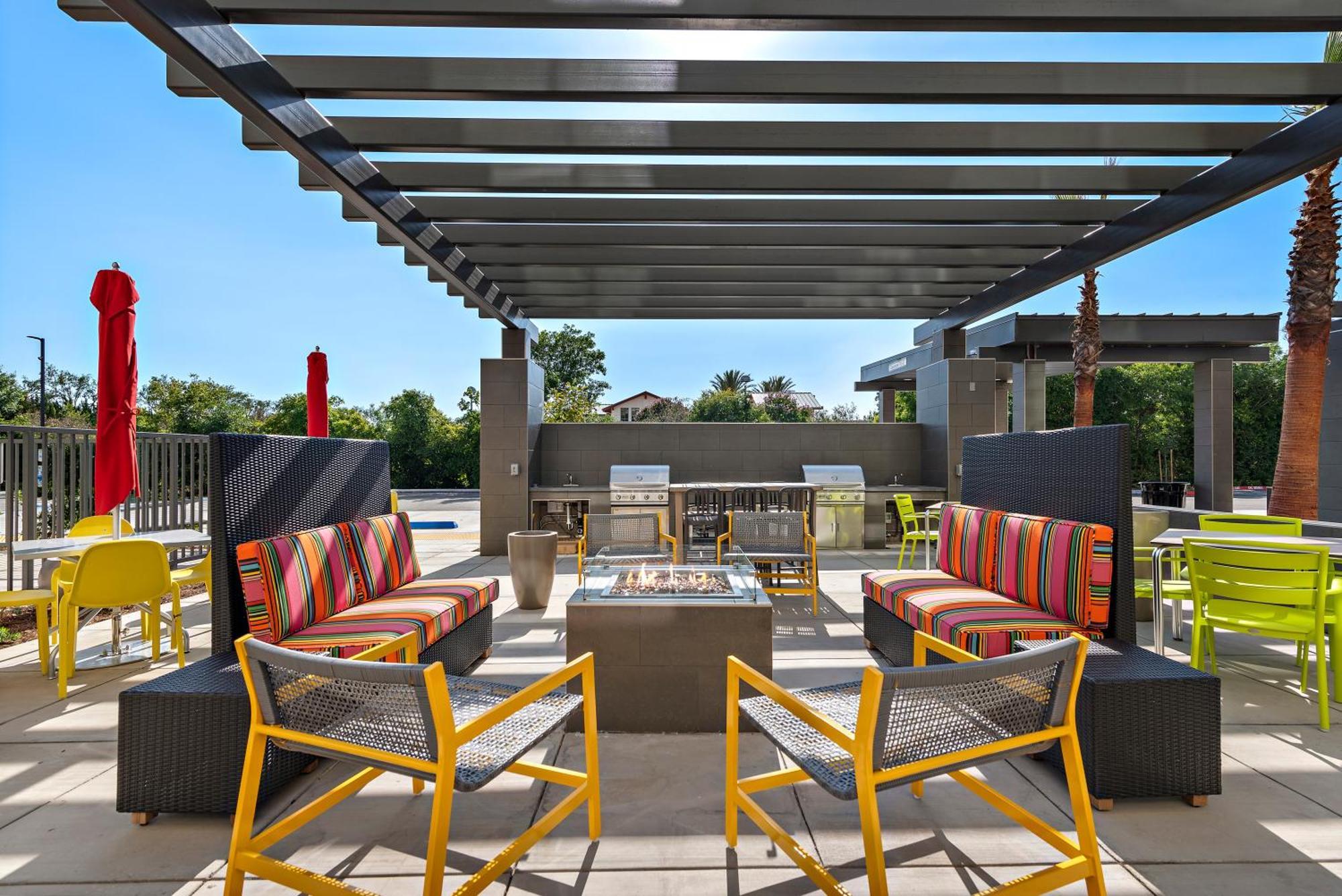 Home2 Suites By Hilton San Bernardino Eksteriør billede